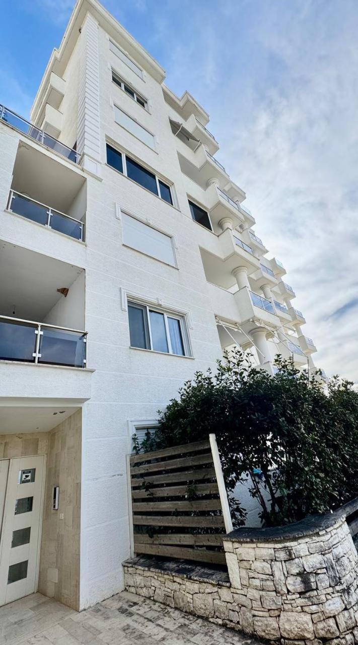 White Sea View Residence Sarandë Eksteriør bilde
